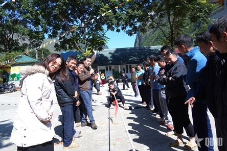 Pa Vi Thuong people joyfully celebrate great national unity festival